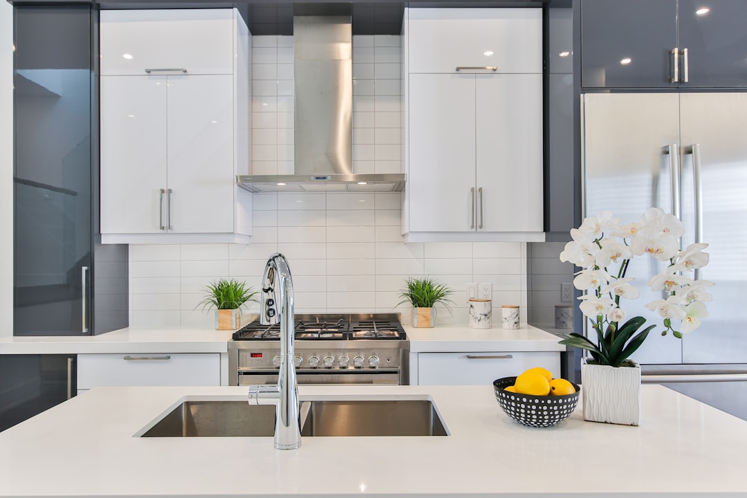 gray-stainless-steel-faucet-iqydcr4epe
