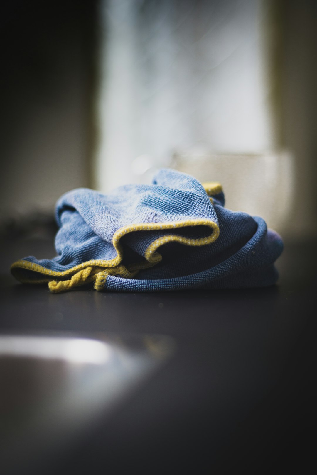 about-01 blue-denim-textile-on-black-table-rtdtc6b2-ry